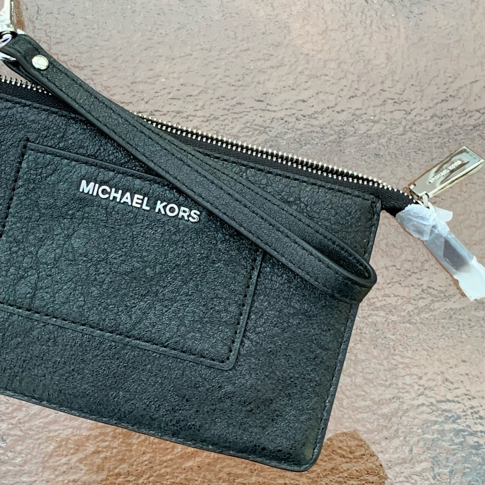 Michael Kors Wristlet (NWT) Black Shimmer Pebble Leather (RARE find, Vintage) - Picture 3 of 4